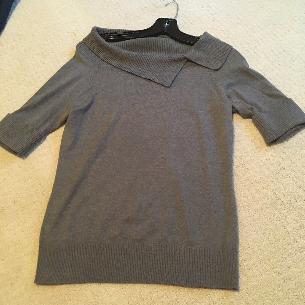 3/$15 Banana Republic grey silk blend sweater
